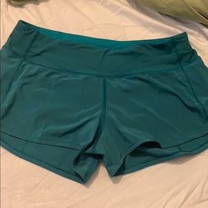 New w/o tag lululemon 2.5” speed up short